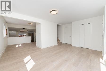 1747 SALISBURY AVENUE, Port Coquitlam, British Columbia V3B 1X6, Canada