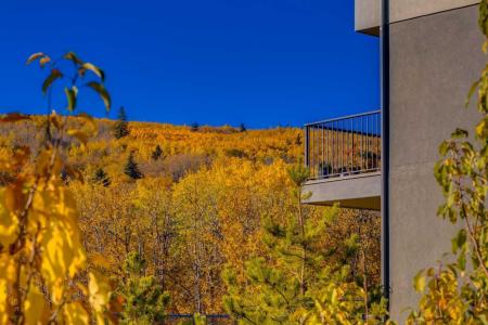 1453 NAA DRIVE SW, Calgary, Alberta T3H 6H7, Canadá