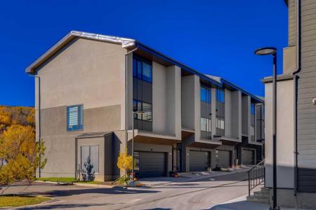 1453 NAA DRIVE SW, Calgary, Alberta T3H 6H7, Canadá