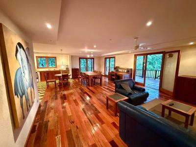 Ciudad Colon , Colón Mora, San José 10701, Коста-Рика