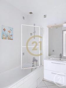 Remoulins, Languedoc-Roussillon 30210, France