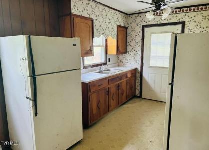 596 Big Smith Road, Clintwood, Wirginia 24228, USA