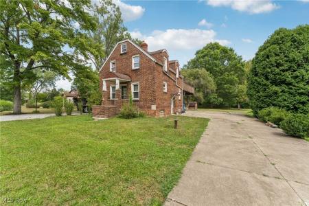 1899 Edwards Drive, Akron, オハイオ 44306, アメリカ合衆国