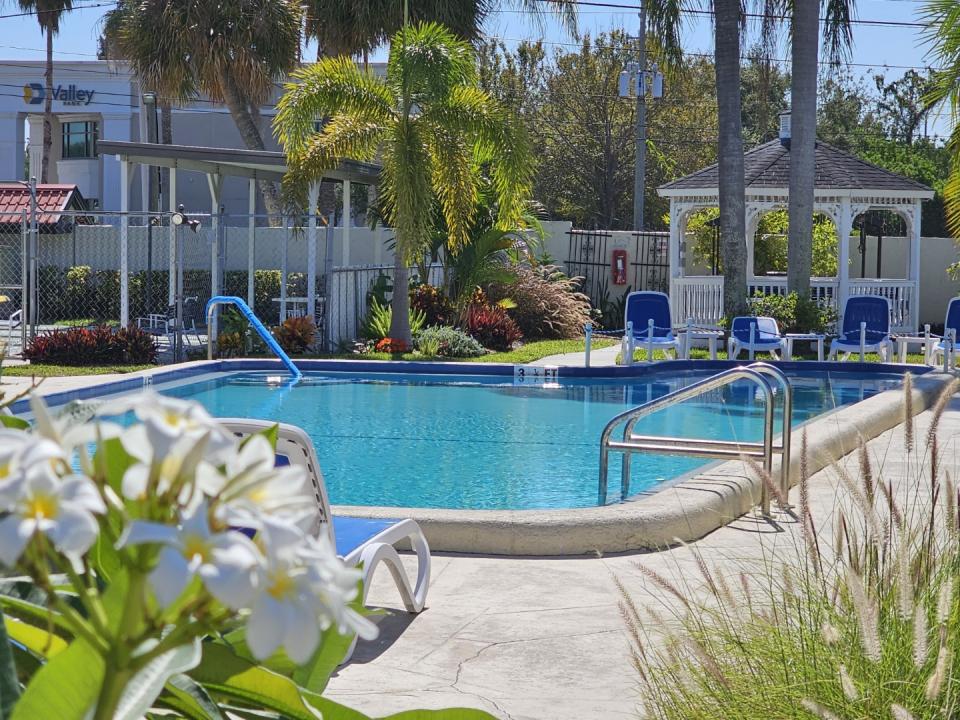 1100 Bay Dr E # 105, Largo, フロリダ 33770, アメリカ合衆国