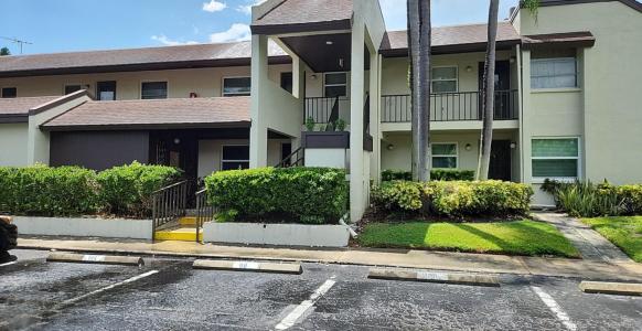 1100 Bay Dr E # 105, Largo, フロリダ 33770, アメリカ合衆国