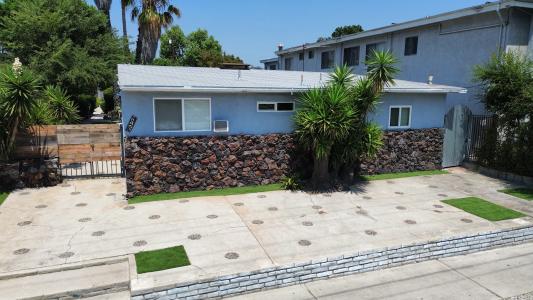 12315 Burbank Boulevard, Valley Village, Kaliforniya 91607, Amerika Birleşik Devletleri