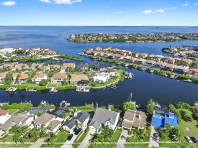 929 Symphony Isles Blvd, Apollo Beach, Florida 33572, USA