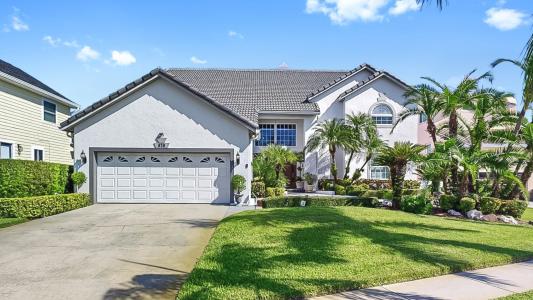 929 Symphony Isles Blvd, Apollo Beach, Florida 33572