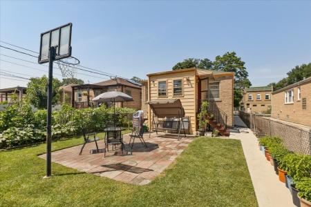 2643 W Pratt Avenue, Chicago, Illinois 60645, HOA KỲ