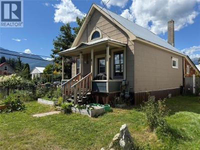 415 DOWNIE STREET, Revelstoke, British Columbia V0E 2S0, Canada