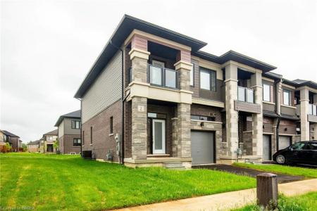 2 COPEMAN AVENUE, Brantford, Ontario N3V 0B3, Canadá