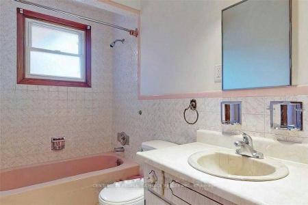 122 RIFLE RANGE ROAD, Hamilton, Ontario L8S 3B6, Canada