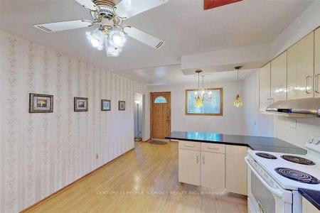 122 RIFLE RANGE ROAD, Hamilton, אונטריו L8S 3B6, קנדה 