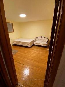 122 RIFLE RANGE ROAD, Hamilton, אונטריו L8S 3B6, קנדה 