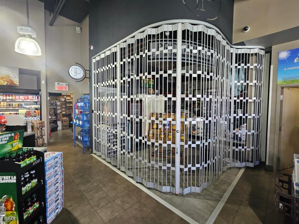 550 Boul. Arthur-Sauvé, Saint-Eustache, Quebec J7R 5A8, Canada