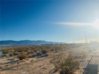 22 Clark St, Lucerne Valley, 加利福尼亚州 92356, 美国