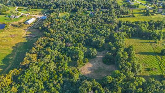 E LAKE SAN LYNN RD, CENTRALIA, Missouri 65240