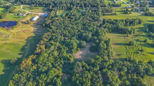 E LAKE SAN LYNN RD, CENTRALIA, Missouri 65240