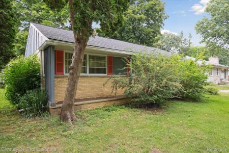 27627 Lexington Parkway, Southfield, Michigan 48076, USA