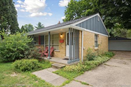 27627 Lexington Parkway, Southfield, Michigan 48076, USA