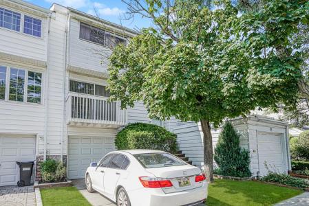 29 Chestnut Circle, Staten Island, NY 10312, USA
