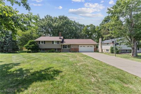 1062 Belwood Drive, Highland Heights, Ohio 44143, USA