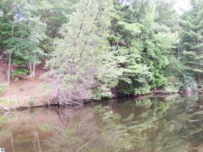 970 N Rolland Road, Lake Isabella, Michigan 48893, Estados Unidos