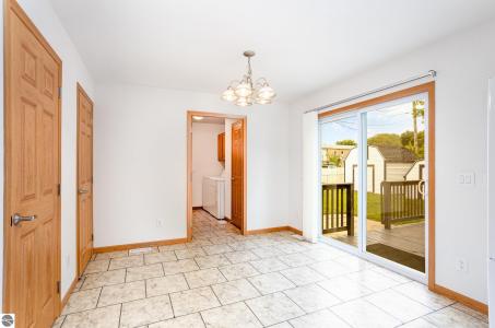 6644 Maple Street, Riverdale, Michigan 48877, États-Unis