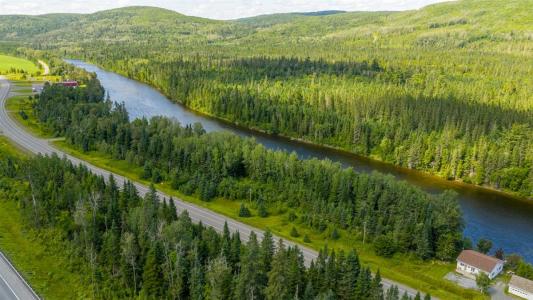 1727 Av. de la Madawaska, Dégelis, Quebec G5T 1P5, Canada