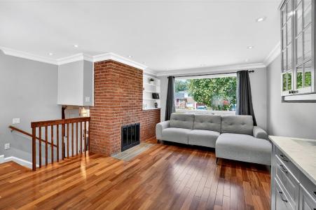 129  Av. de Yonge Crescent, Pointe-Claire, Quebec H9R 2M1, Kanada