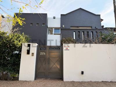 19 e/ 506 y 507 2574, La Plata, GBA Sur 1897, Argentina