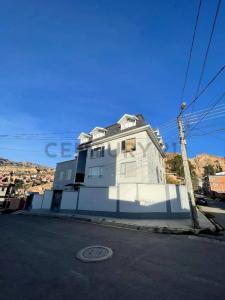 CALLE LAS KANTUTAS EL PEDREGAL - ALTO CALACOTO , La Paz, La Paz 00001, Bolivia