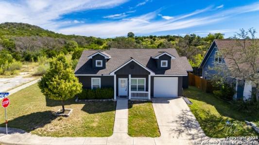 100 Jasper Ln, Kerrville, Texas 78028