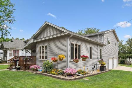 100 7th Ave Se, Oelwein, Iowa 50662, USA