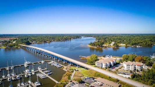 300 Midyette Street, B2, Oriental, North Carolina 28571