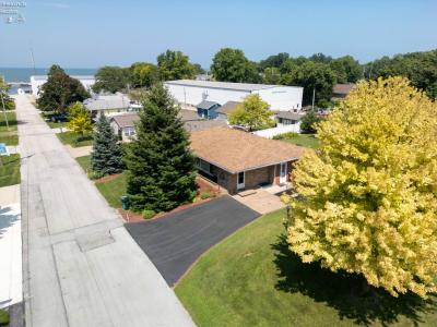 347 Hidden Beach Road, Marblehead, Ohio 43440