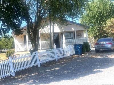 644 Dewey Avenue, Kiowa, Oklahoma 74553, USA