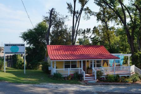 402 E College, Canton, Texas 75103, USA