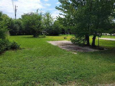 525 SW 3rd Street, Krebs, Oklahoma 74501, USA