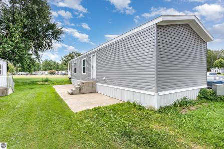 842 Hickory Street, Beaverton, Michigan 48612, USA