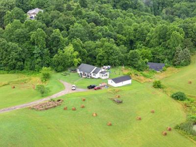 101 Steele Lane, McKee, Kentucky 40447, USA