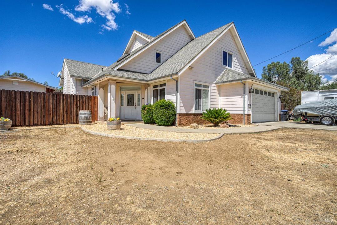 2920 Meadow Creek Road, Clearlake Oaks, California 95423