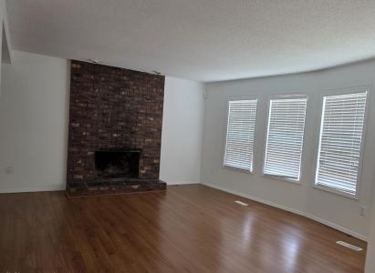 3036 MOUAT DRIVE, Abbotsford, British Columbia V2T 4E6, Canada