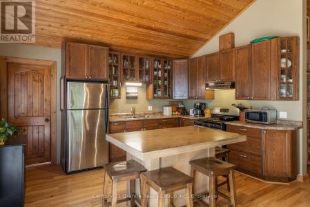 1071 DARDANELLES ROAD, Dysart Et Al (dudley), Ontario K0M 1S0, Canadá