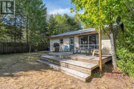 920 PAPINEAU LAKE ROAD, Hastings Highlands (wicklow Ward), Ontario K0L 2R0, Canada