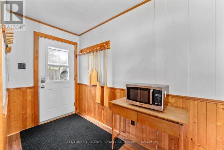 920 PAPINEAU LAKE ROAD, Hastings Highlands (wicklow Ward), Ontario K0L 2R0, Canada