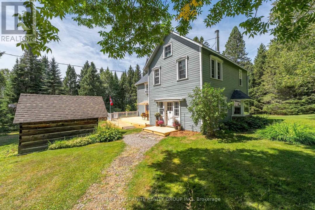 400 OLD 127, South Algonquin, Ontario K0J 2M0, Canada