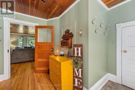 400 OLD 127, South Algonquin, Ontario K0J 2M0, Canada