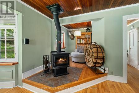 400 OLD 127, South Algonquin, Ontario K0J 2M0, Canada