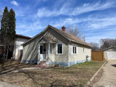 1432 105TH STREET, North Battleford, Saskatchewan S9A 1T3, Canada